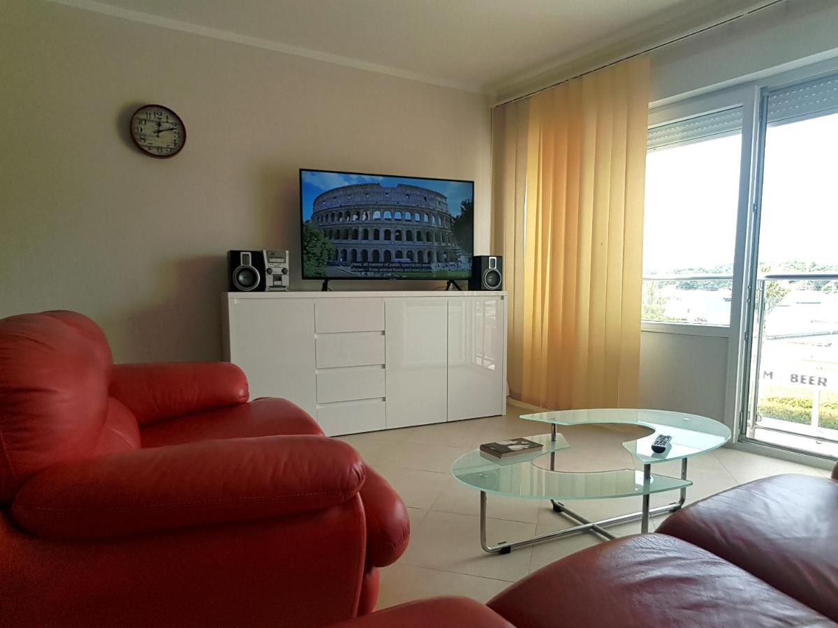 Apartment Dubravka Near The Sandy Beach Medolino Esterno foto