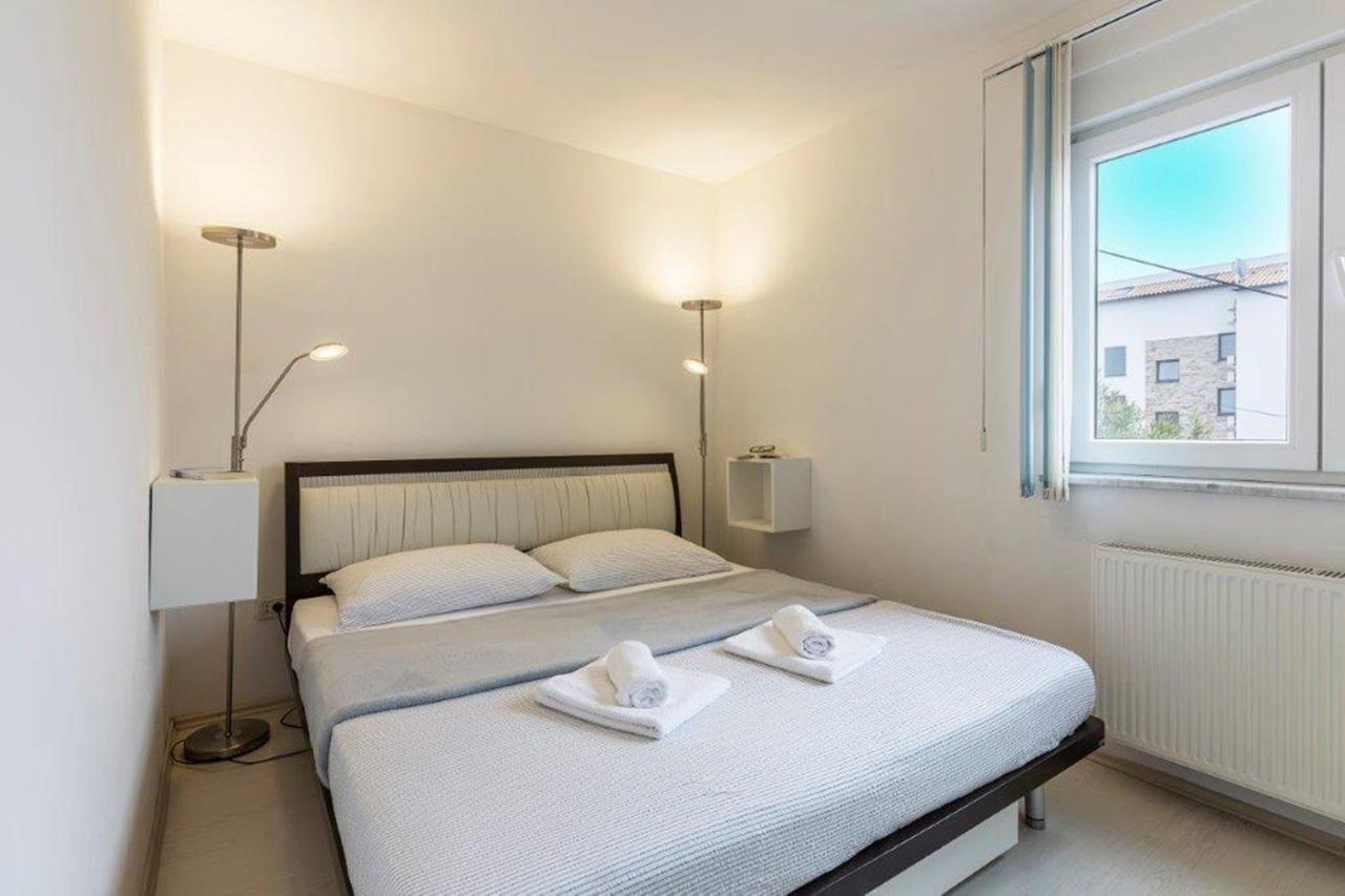 Apartment Dubravka Near The Sandy Beach Medolino Esterno foto
