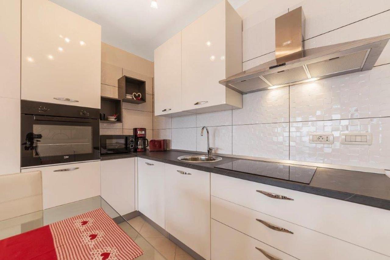 Apartment Dubravka Near The Sandy Beach Medolino Esterno foto